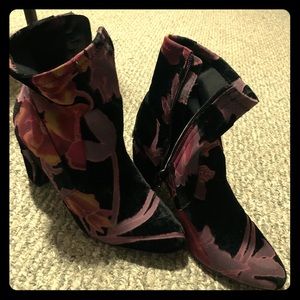 Steve Madden boots, exterior is pristine